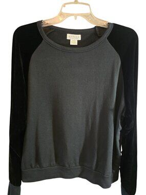 Raglan sweatshirt Velvet by Graham & Spencer size medium black velvet sleeves